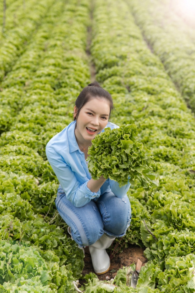 Minh Hang, Ngoc Trinh, Ly Nha Ky are both beautiful and rich, owning garden land before getting married - 7