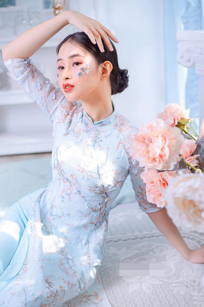 The new goddess of ao dai of social networks, born 2K2 looks attractive no matter what - 14