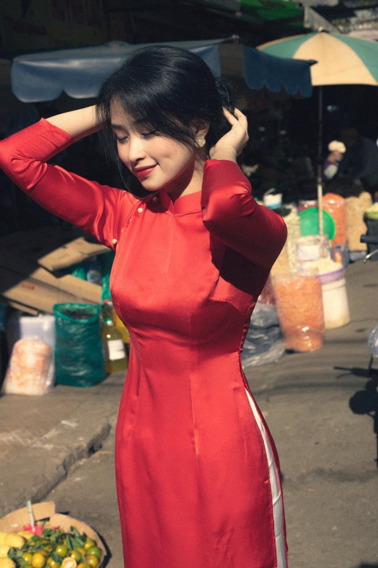 The new goddess of ao dai of social networks, born 2K2 looks attractive no matter what - 11