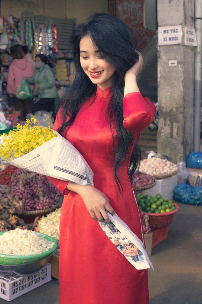 The new goddess of ao dai of social networks, born 2K2 looks attractive no matter what - 13