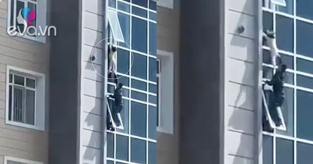 The moment the hero saved the 3-year-old girl hanging from the window of the 8th floor
