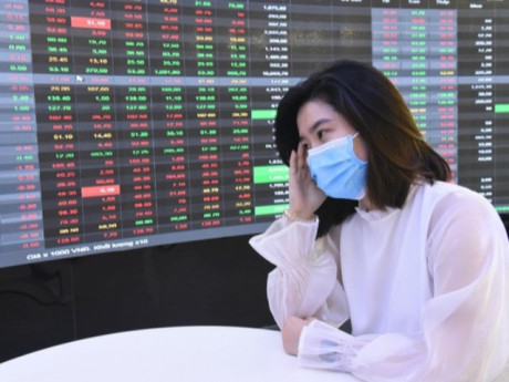 Chị em văn phòng đầu tư chứng khoán xoá app nghỉ chơi, lao đao vì mất bộn tiền