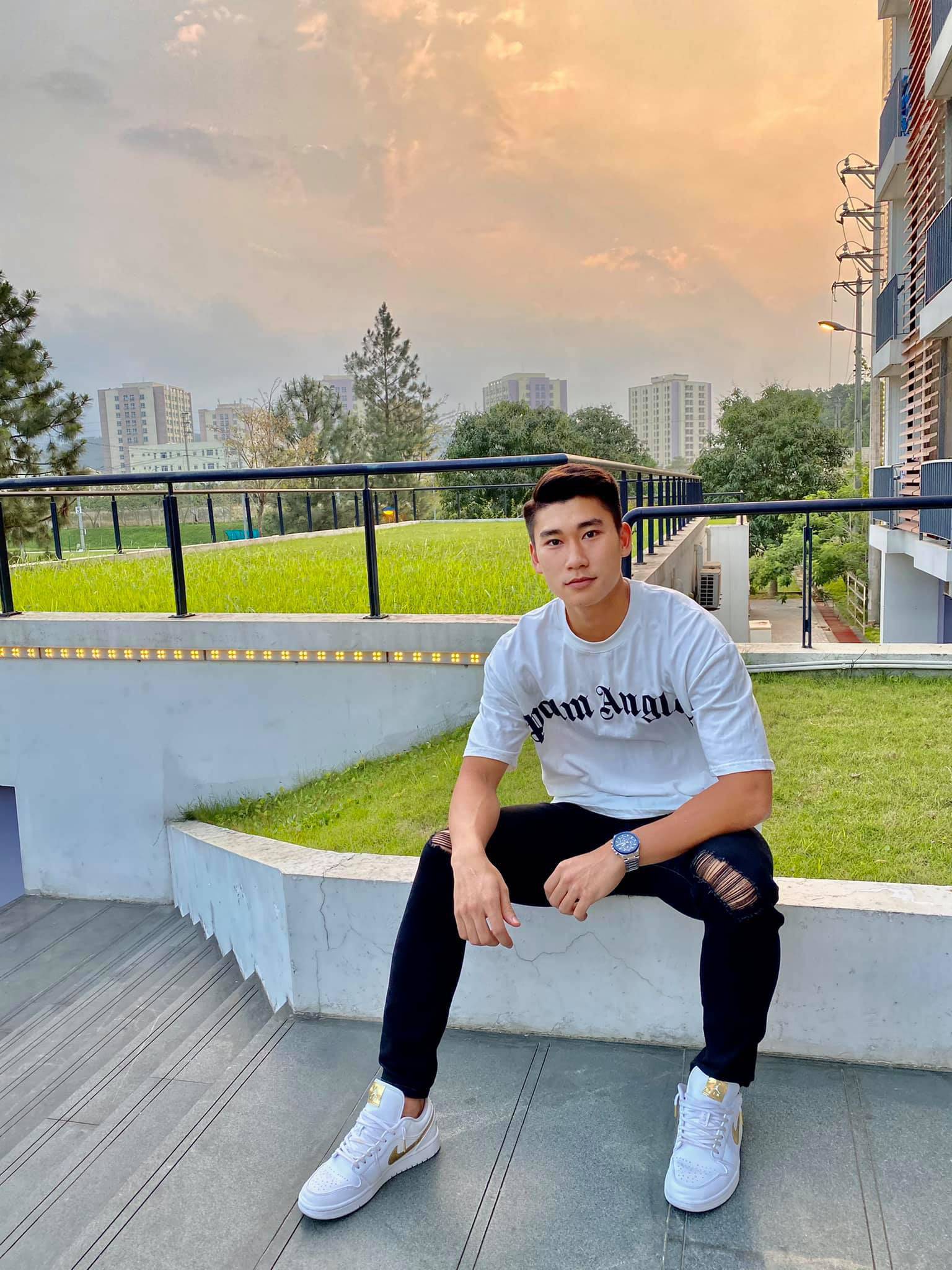 Vietnam U23 players: The hot boy on the pitch, the one who stirs up social media with millions of followers - 10