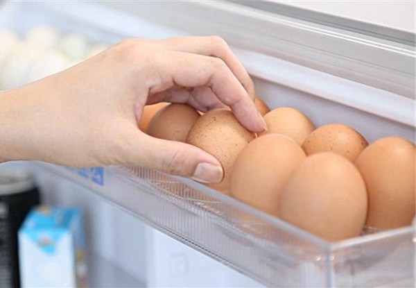 Do not store eggs in the refrigerator door compartment, place it here for a much better effect - 1