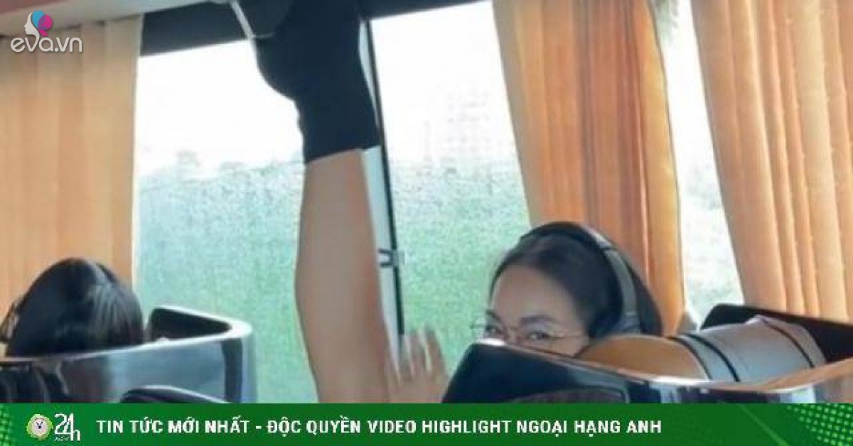 Netizens argue because the beauty contestant innocently splits her legs and steps on the bus ceiling
