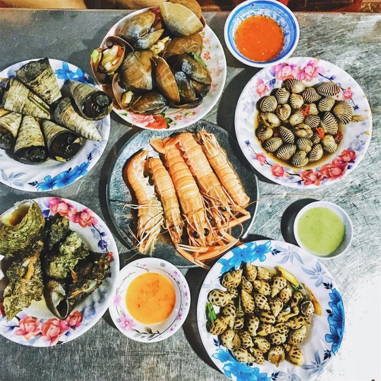 The most popular, delicious, nutritious, and cheap snail restaurant in Quy Nhon, if you want to eat, you must avoid the full moon day, May 1st