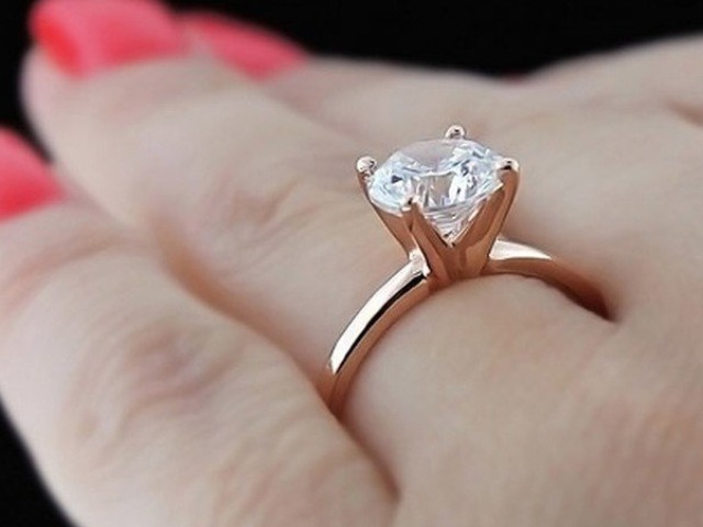 Vụ nữ học viên dàn cảnh đánh ghen, tống tiền thầy giáo: Lấy tiền mua nhẫn kim cương