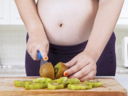 Bà bầu - Bà bầu nên ăn kiwi xanh hay vàng? Top lợi ích đặc biệt khi bà bầu ăn kiwi