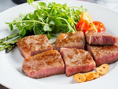 Steak plates often have rare omelets, many people don't know how to eat them but the truth is surprising - 5