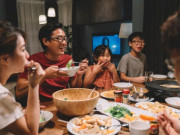 Sức khỏe - Không phải ăn tối muộn hay bỏ bữa, kiểu ăn tối này dễ gây đột quỵ, nhiều người trẻ vô tư làm