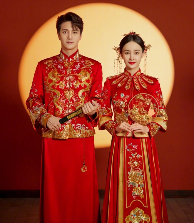 Bạn đang tìm kiếm một bộ ảnh cưới đẹp và độc đáo? Vậy thì bộ ảnh cưới phong cách Trung Quốc chắc chắn sẽ làm bạn phải thích thú. Với những chi tiết vô cùng tinh tế, bộ ảnh này sẽ mang đến cho bạn một trải nghiệm đầy ấn tượng và đặc biệt. Hãy cùng xem và lấy cảm hứng cho ngày cưới của mình nhé.
