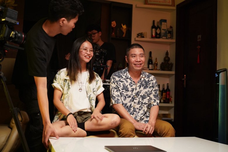 Health is getting better and better, Cong Ly goes to see his ex-wife's daughter, and also makes funny comments on MXH - 1