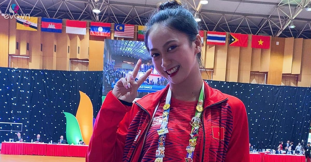 Miss Hanoi with braces is still beautiful and brilliant showing her smile when she won the SEA Games gold medal