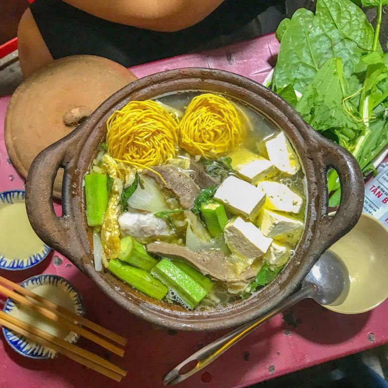 Hotpot shop for more than 40 years in Saigon, sold out 100 pots in 3 hours - 5
