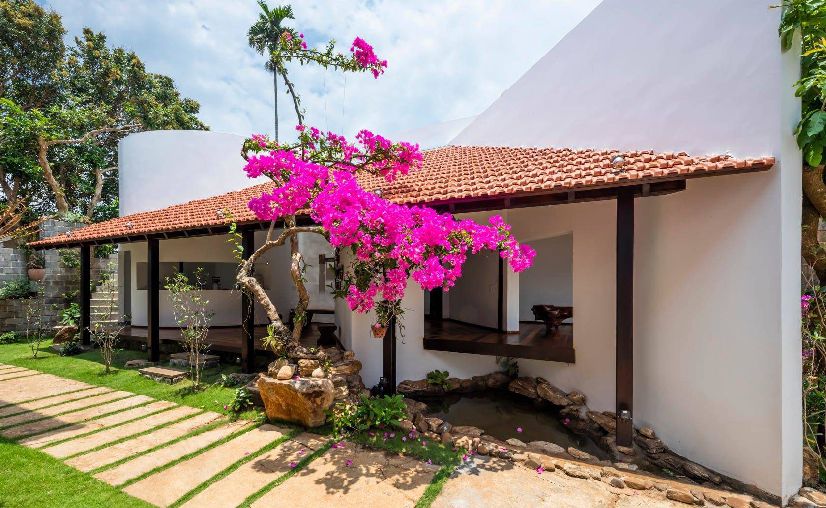 4-level house with tiled roofs in the picturesque Central Highlands style - 19