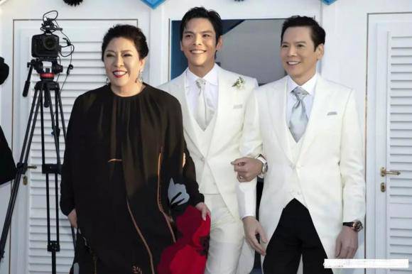 The rich mother-in-law confirmed that Quach Bich Dinh was pregnant for the second time, bought a diamond ring for her daughter-in-law - 3