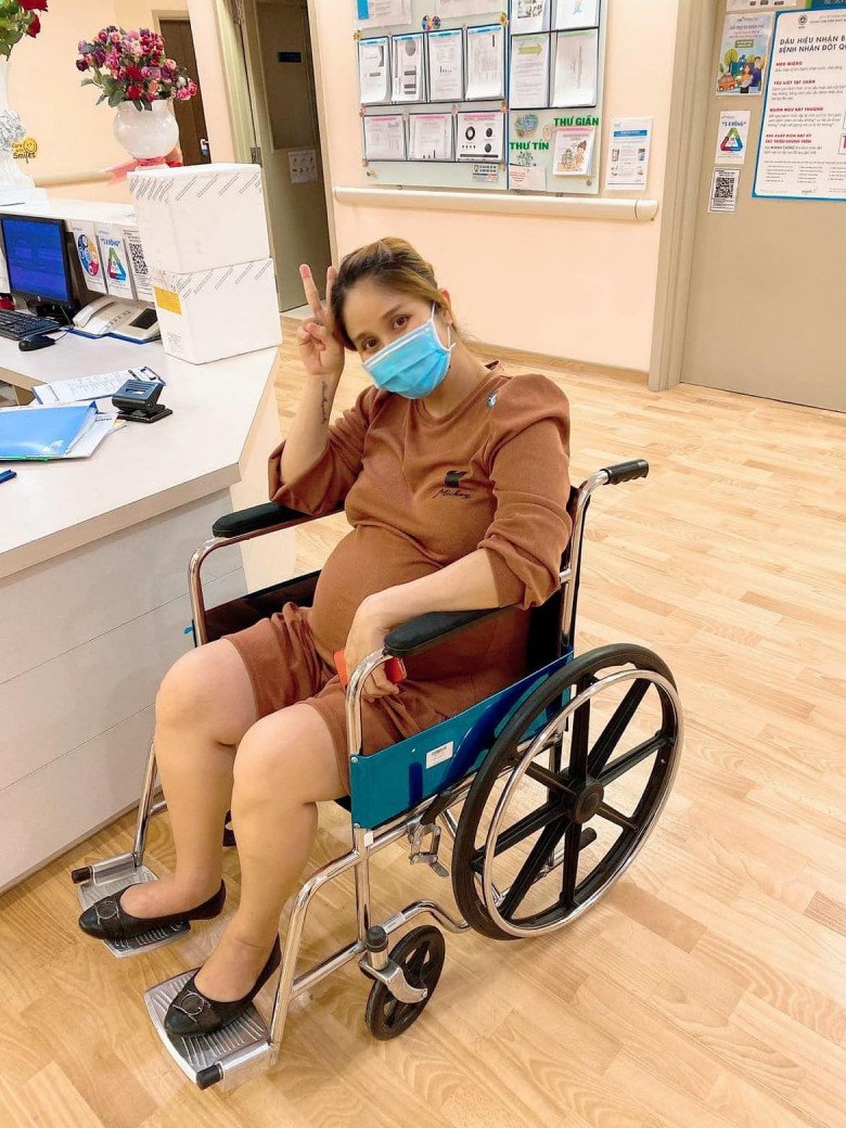 Having used a wheelchair to give birth, Hanh Nhi amp;#34;Lightning in the rainamp;#34;  Losing more than 30kg after giving birth still not satisfied - 6