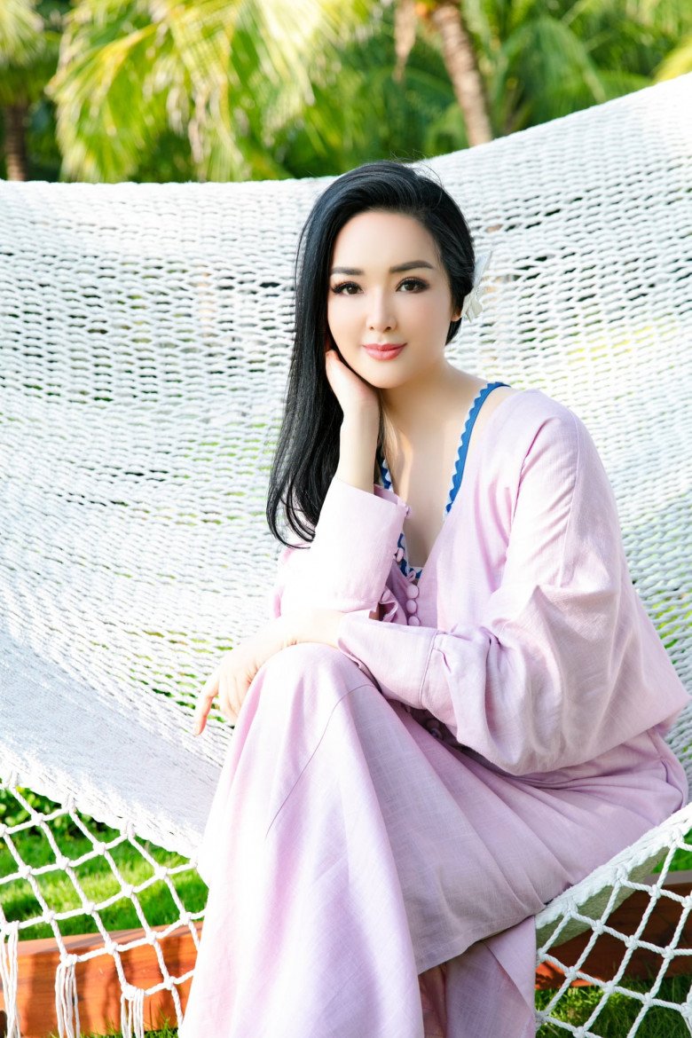 Miss Vietnam has no successor, eats vegetarian food and meditates, 51 years old with no wrinkles - 4