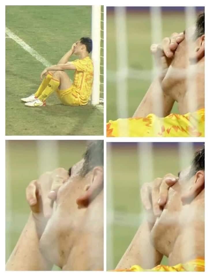 The moment the Thai player collapsed on the side of the goal, bursting into tears when he fell in front of U23 Vietnam - 1