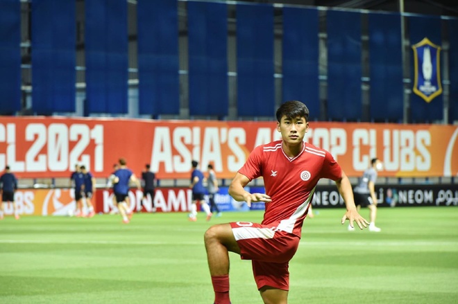 Nham Manh Dung: What is the height and body of a handsome man who scores goals for the VN team?  - 7