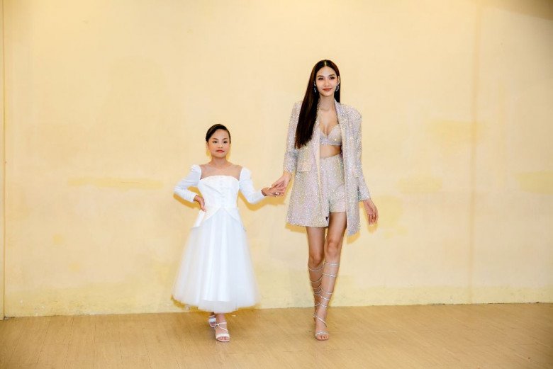 Cặp mẹ con cùng đăng quang Hoa hậu: Chi 1 tỷ sang Ấn Độ, con gái là mẫu nhí nổi tiếng - 5
