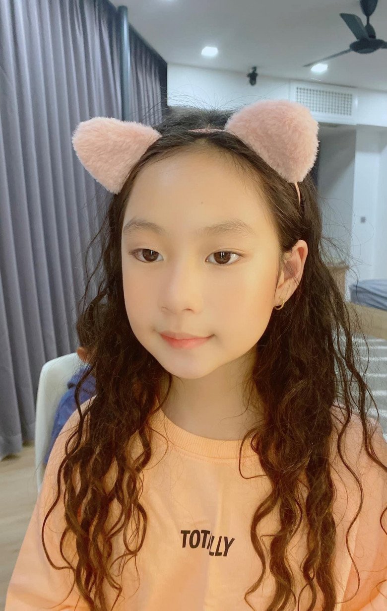 Ly Hai's daughter is getting older and more beautiful like her mother, 9 years old has shown her talent amp;#34;face paintingamp;#34;  both skillful and cute - 5