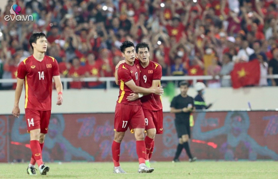 Son scored a golden goal to help Vietnam U23 win gold, what did Nham Manh Dung’s father say?