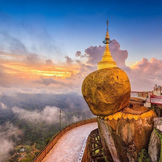 Strangely, the giant gilded stone in Myanmar lies steeply for centuries - 5