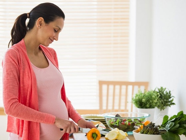 Bà bầu không nên ăn rau gì trong cả thai kỳ?