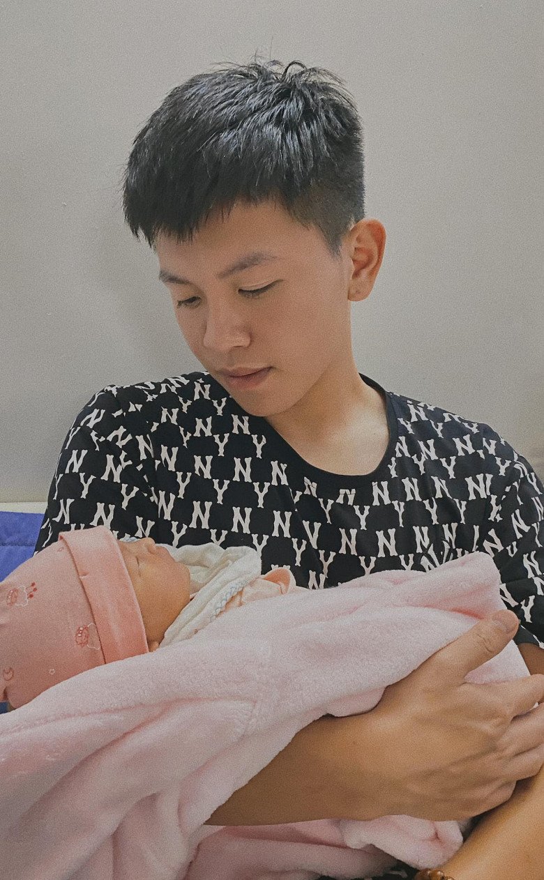 The youngest U23 Vietnamese boy won the SEA Games gold medal at the age of 20, has a beautiful wife and good children: The story of love, marriage, and having children is also very interesting - 10