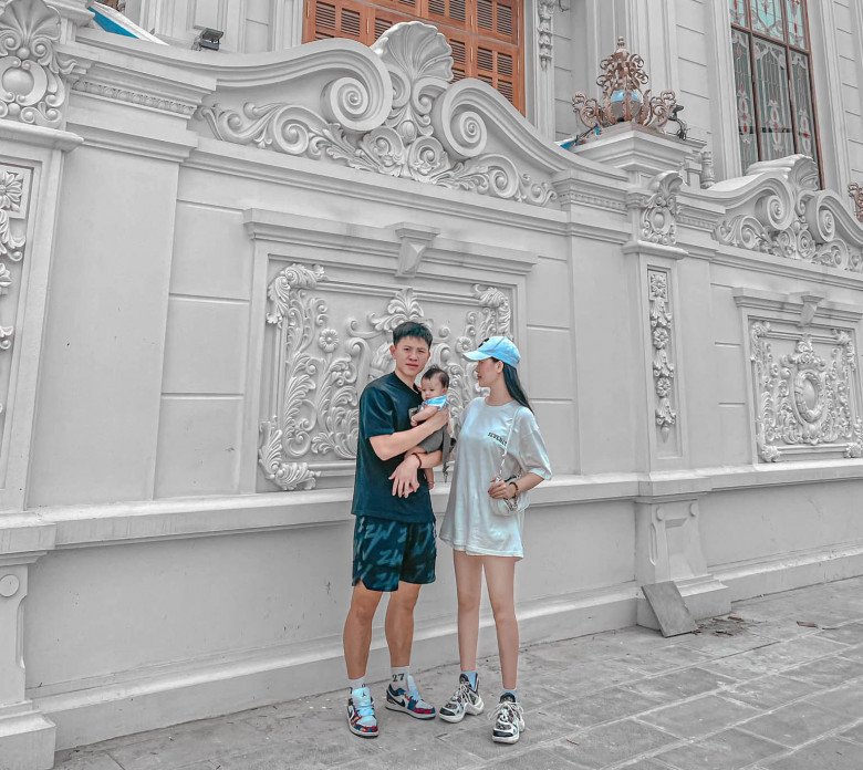 The youngest member of U23 Vietnam won a gold medal at the 20-year-old SEA Games, has a beautiful wife and good children: The story of love, marriage, and having children is also very interesting - 3
