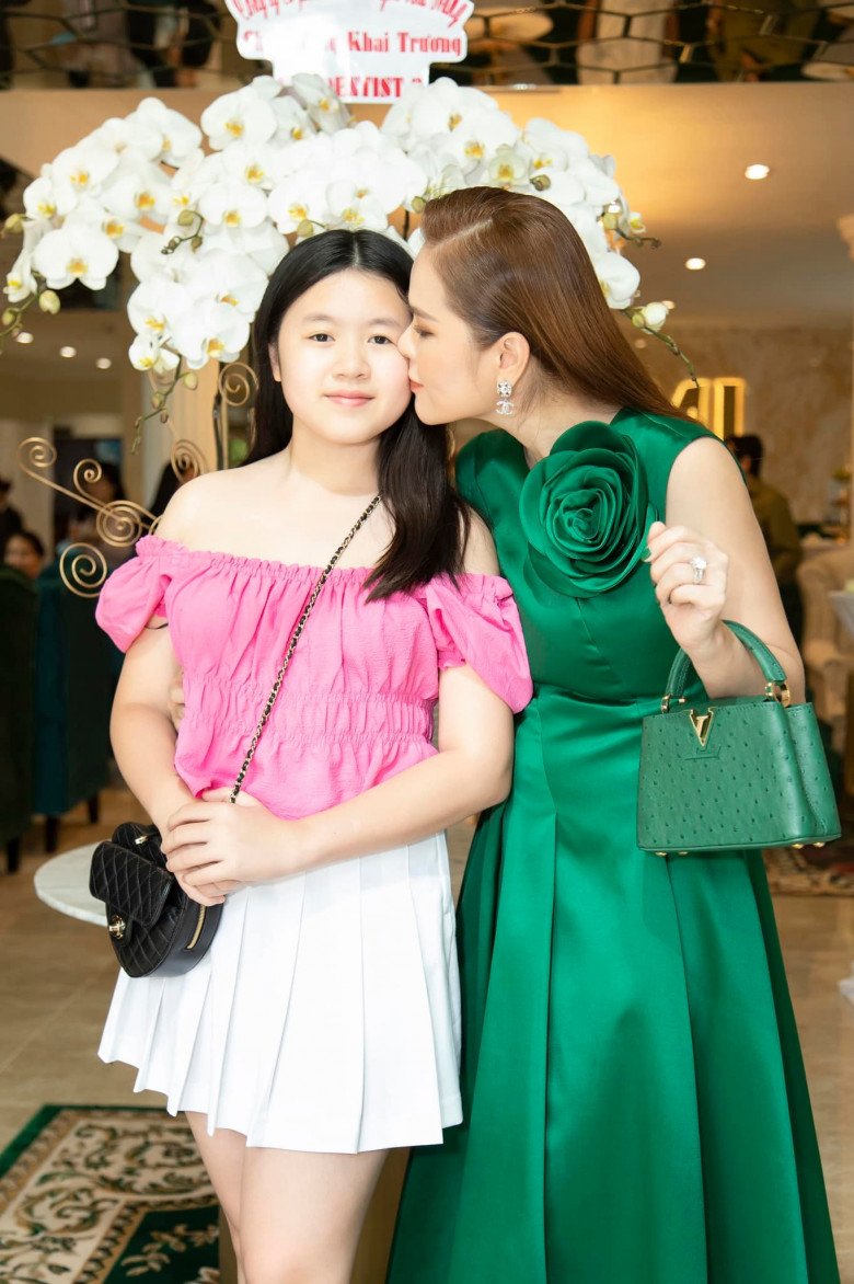 12-year-old Phuong Le's daughter owns a villa of 200 billion, reaching the height of Miss - 7