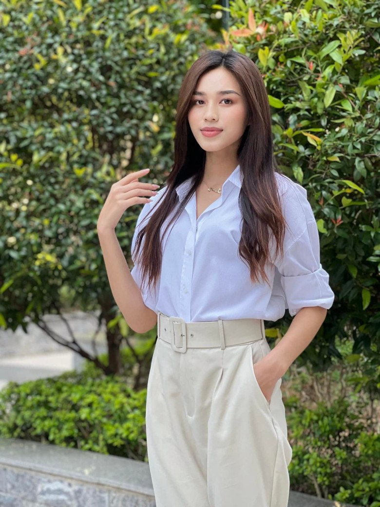 Hoa hậu nhỏ tuổi nhất Việt Nam gây bất ngờ khi đổi gu ăn mặc từ cá tính sang gợi cảm - 10