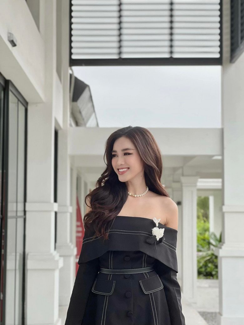 Hoa hậu nhỏ tuổi nhất Việt Nam gây bất ngờ khi đổi gu ăn mặc từ cá tính sang gợi cảm - 7