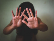 Tin tức - Con gái đi xem bóng đá rồi biến mất, 10 ngày sau bố mẹ sốc khi tìm thấy ảnh con trên web người lớn