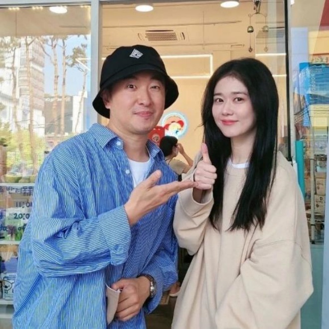 amp;#34;Goblin hack ageamp;#34;  Jang Nara posted a photo with a strange man, netizens were noisy, she escaped - 1