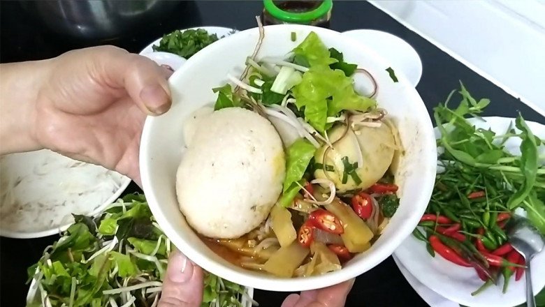 The noodle dish that you eat while covering your nose while eating is only available in Gia Lai, it looks creepy but try it once again... addicted - 4