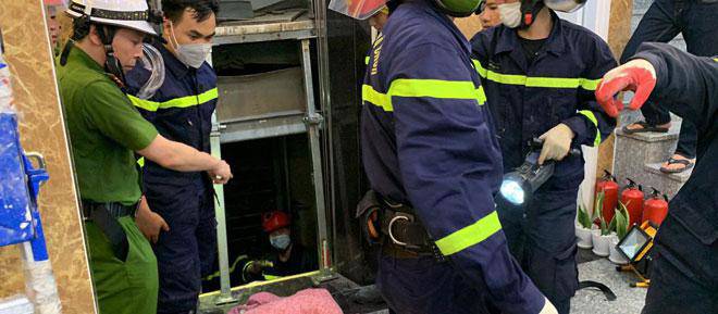 Elevator crash 2 people died in Hanoi: Determining the initial cause - 5