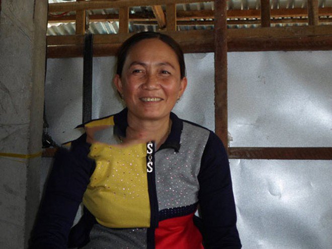 Chị My, vợ anh Đạt vui vẻ nhắc đến chuyện trúng số của chồng.