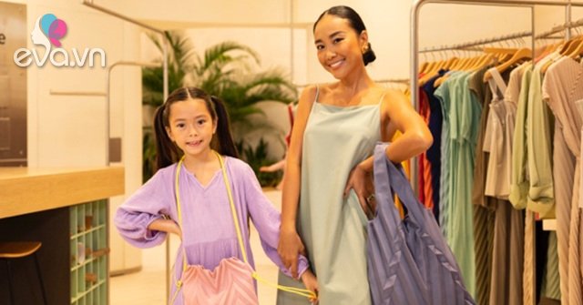 Explore with Doan Trang and her daughter a 1-0-2 shopping experience in Singapore