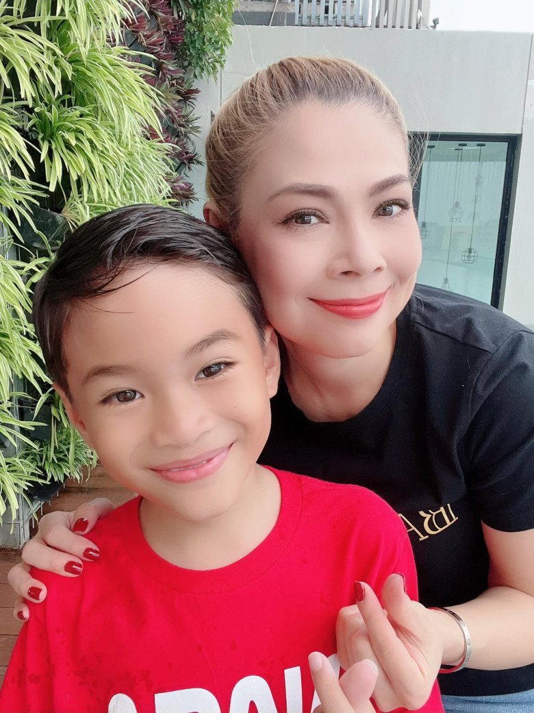 Jacky Minh Tri and his biological mother returned to Vietnam, a big 11-year-old boy with a face like his sister Thanh Thao - 7