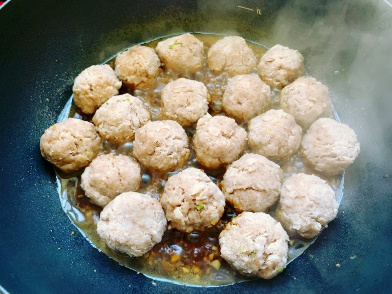 Pork ball with this tuber and then steamed and oyster sauce, the whole family eats it non-stop - 9