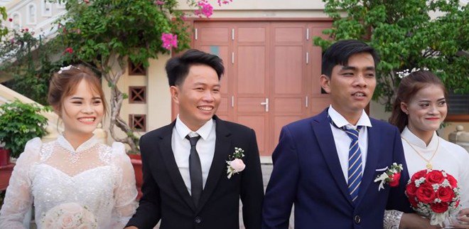 Nụ cười hạnh phúc của các cặp đôi.