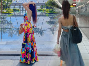 Thời trang - Kiểu váy kín trước thoáng sau phủ sóng mạng, chị em muốn mặc đẹp phải sắm "vũ khí"