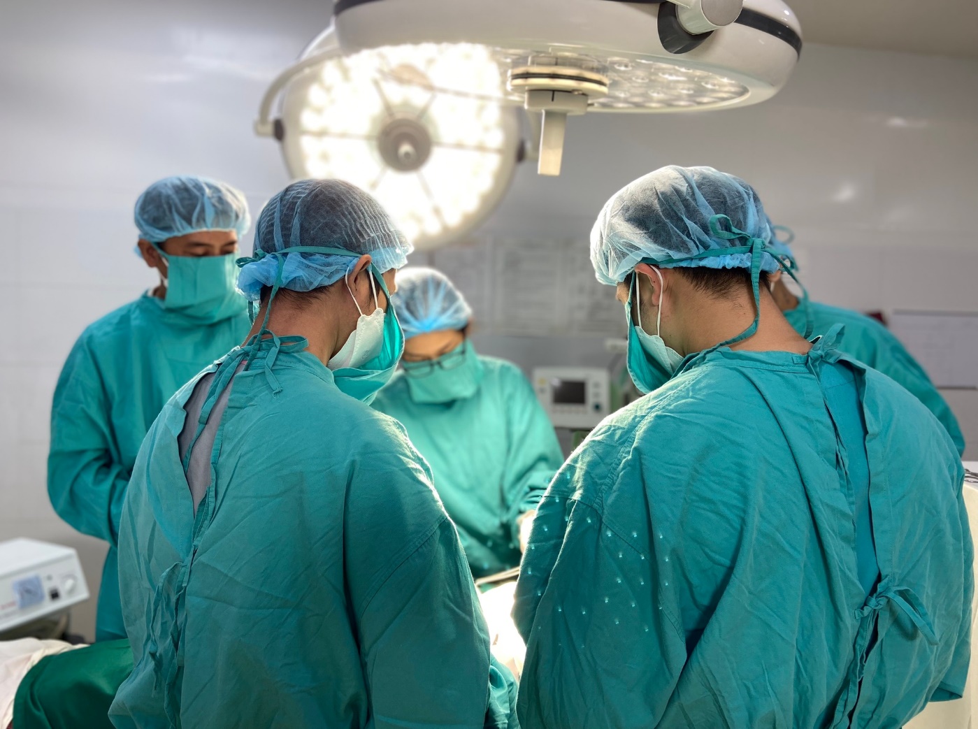 Thẩm mỹ Ngọc Phú - Hành trình 35 năm xây dựng thương hiệu “Thẩm mỹ có tâm” - 6