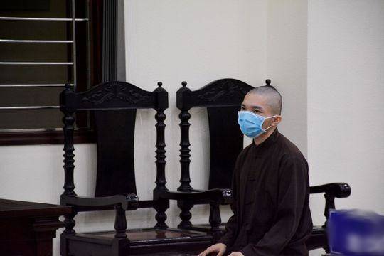 Trước khi bị bắt tạm giam, Lê Thanh Nhị Nguyên từng liên quan vụ ồn ào xung quanh việc ẩu đả với người của gia đình Võ Thị Diễm My.