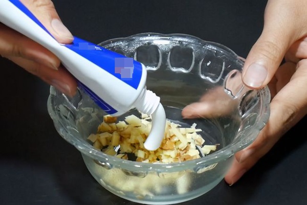 Squeeze toothpaste into ginger, a good tip for everyone but few people know - 2