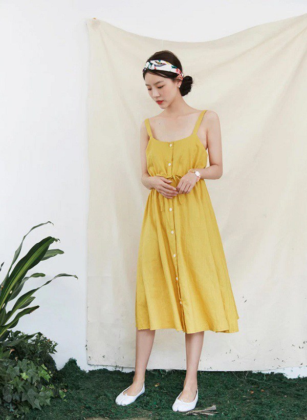This is the type of dress that every summer connoisseur wears, it's both cool and pretty - 1