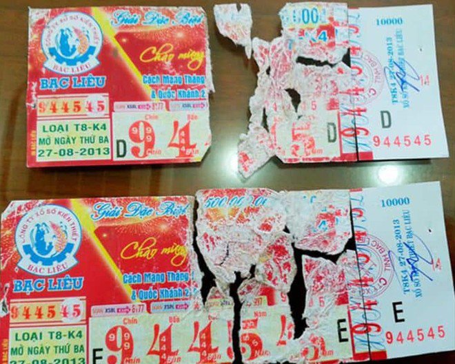  Những tờ vé số rách bị từ chối trả thưởng.