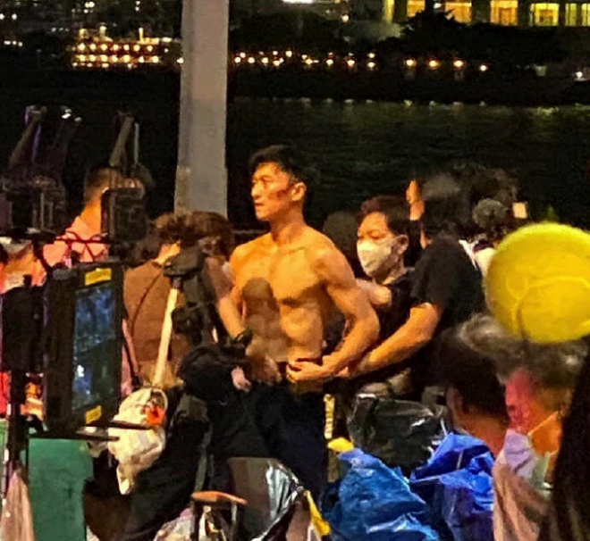 42 years old, Nicholas Tse claims to be old but still makes fans dumbfounded when he takes off his shirt - 1